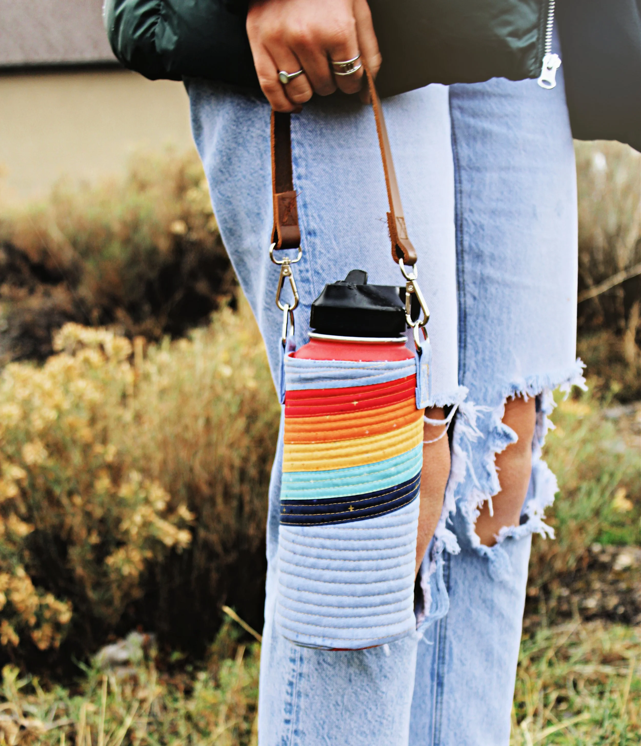 Hydro flask bag deals holder